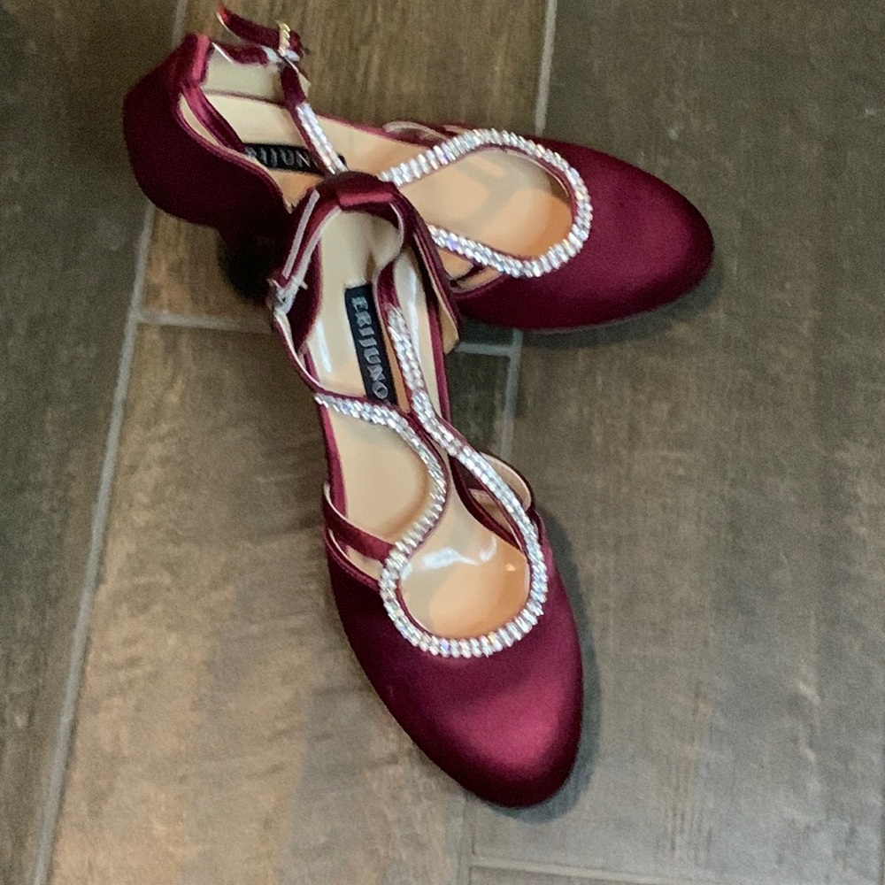 Erijunor Women’s Rhinestone Burgandy Heels